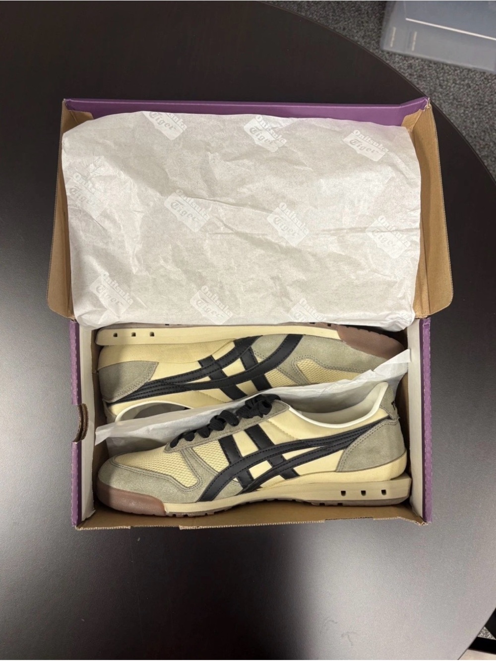 Vintage Onitsuka Tiger Ultimate 81 Nm Beige Gray 1183B536-200 US M10/EU44